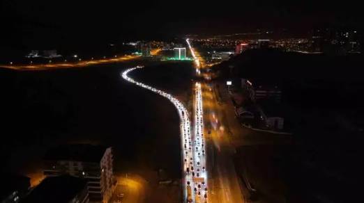 Ara tatil dönüşü kilitlendi! Trafik durma noktasına geldi 5