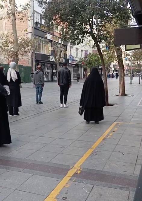 Saat 09.05 yine hayat durdu! Tüm ülkede sirenler çaldı 7