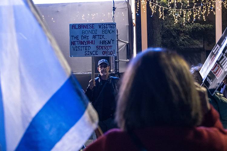 Tel Aviv’de Netanyahu’ya öfke seli: Halk meydanlara indi! 4