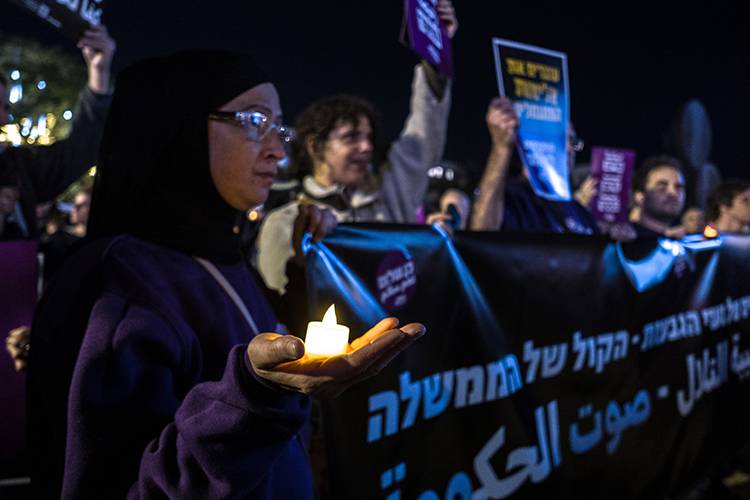 Tel Aviv’de Netanyahu’ya öfke seli: Halk meydanlara indi! 5