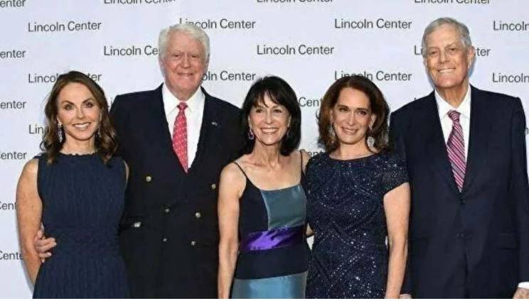 Dünyanın en zengin 10 ailesi açıklandı: Zirvedeki ailenin serveti tam 513 milyar! 7