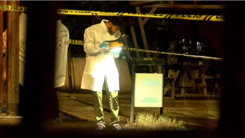 İstanbul'da parkta dehşet! Silahlı kavgada 1 kişi hayatını kaybetti, yaralılar var 2