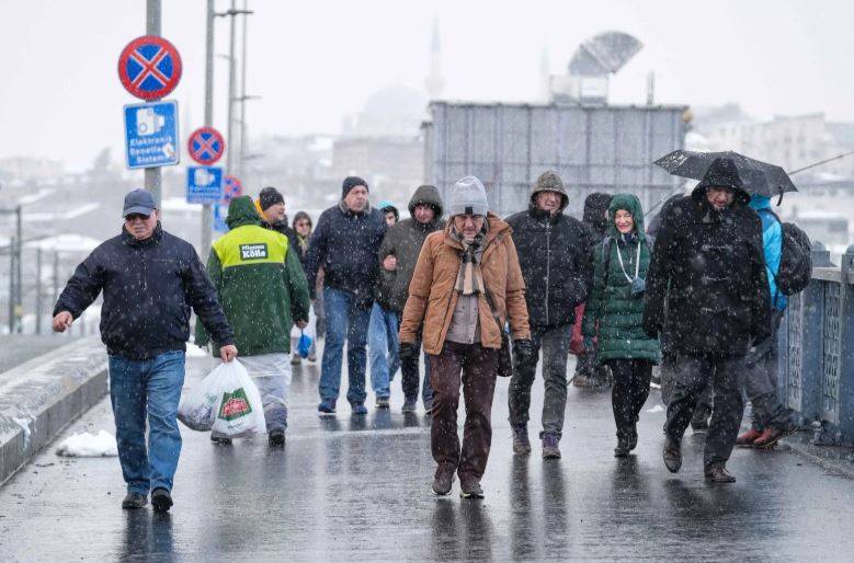 Meteoroloji alarm verdi: İstanbul ve 13 kent için sarı kodlu uyarı! Cuma yoğun kar geliyor 13