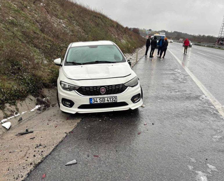 İzmir-İstanbul otoyolunda can pazarı: 12 araç birbirine girdi 1