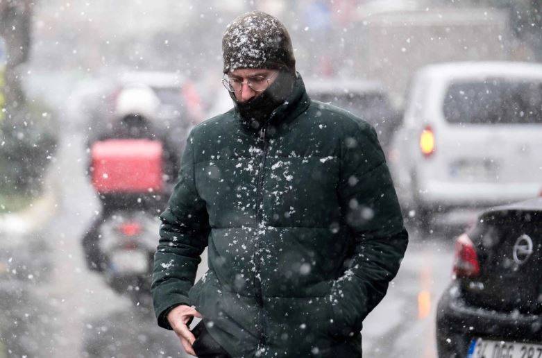 Meteoroloji alarm verdi: İstanbul ve 13 kent için sarı kodlu uyarı! Cuma yoğun kar geliyor 9