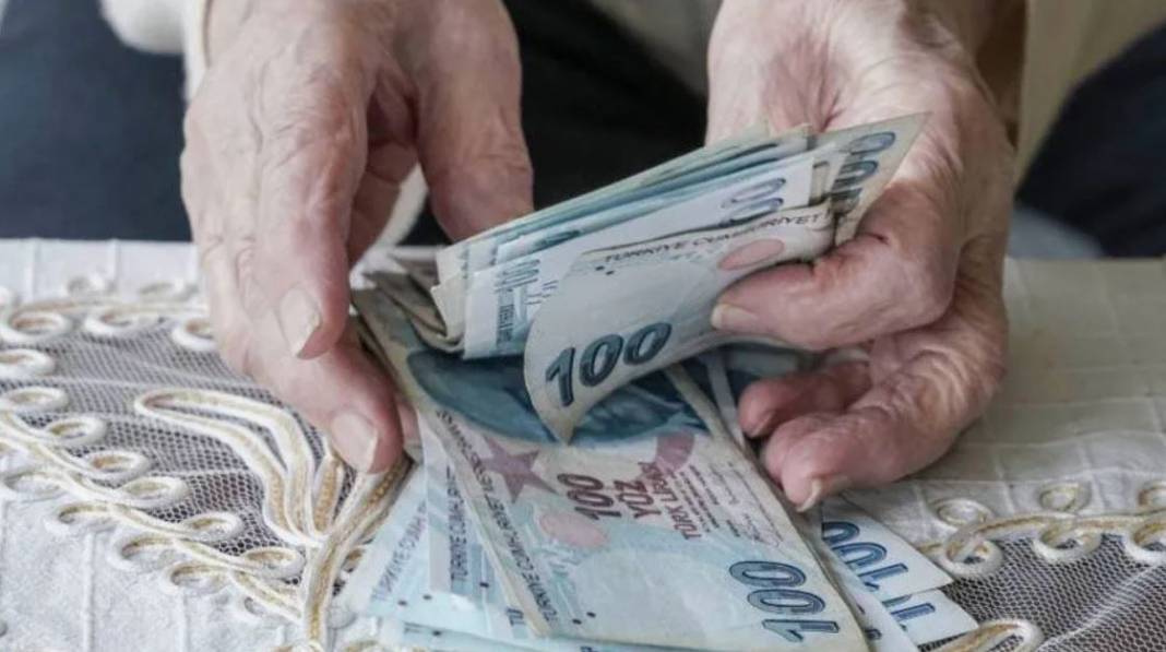 17,7 milyon emeklinin gözü bu haberde: Bayram ikramiyesi artacak mı? 4