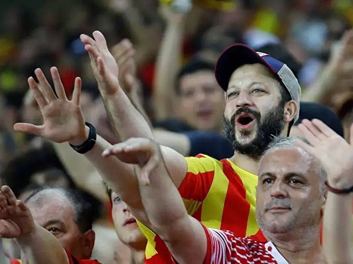 Ünlüler hangi takımları tutuyor? Dev liste çıkarıldı 51