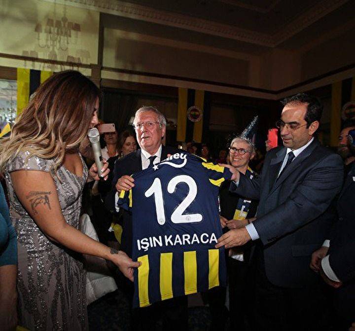 Ünlüler hangi takımları tutuyor? Dev liste çıkarıldı 35