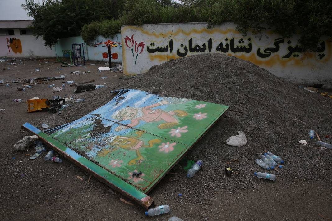 ABD İsrail saldırısında 185 öğrenci ve öğretmen can vermişti: O enkaz görüntülendi 4