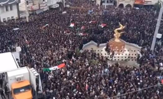 Okul katliamı sonrası İran ayağa kalktı: 168 kız çocuğunun cenaze töreni için milyonlar toplandı 6