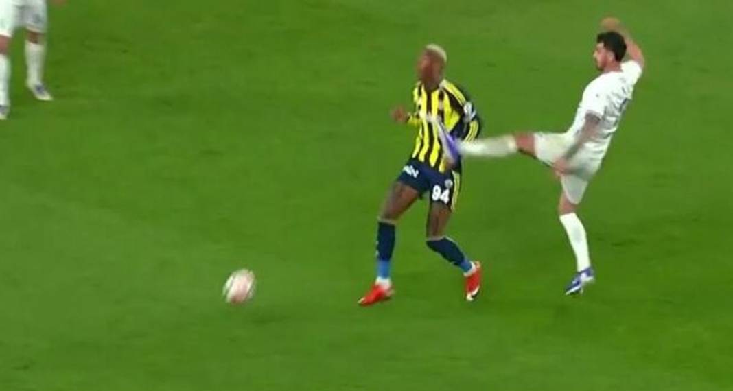 Eski hakemler Fenerbahçe-Rizespor maçının kararlarını yorumladı 11