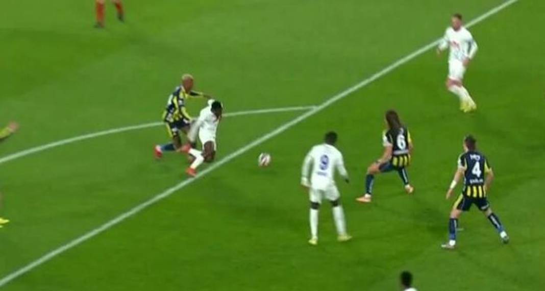 Eski hakemler Fenerbahçe-Rizespor maçının kararlarını yorumladı 5