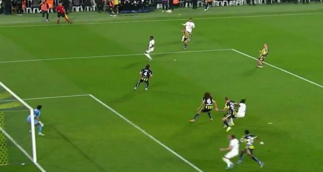 Eski hakemler Fenerbahçe-Rizespor maçının kararlarını yorumladı 10