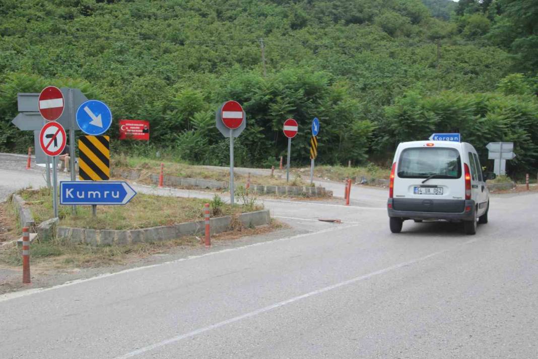 29 tabelalı kavşak sürücüleri şaşkına çevirdi: “Labirent gibi” 5