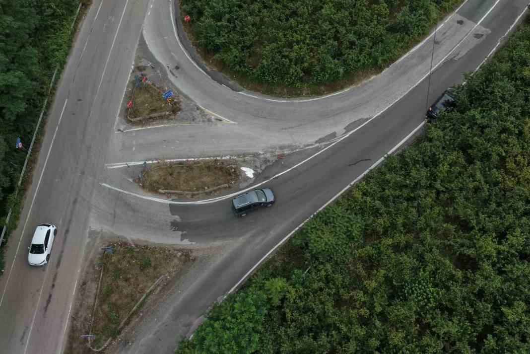 29 tabelalı kavşak sürücüleri şaşkına çevirdi: “Labirent gibi” 2