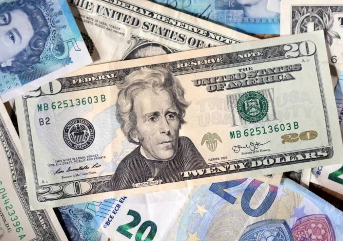 Döviz kurlarında yeni hafta rekorla başladı! Dolar 47 TL seviyesinde 2
