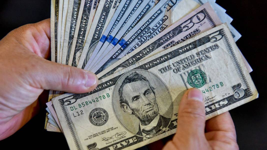 Döviz kurlarında yeni hafta rekorla başladı! Dolar 47 TL seviyesinde 5