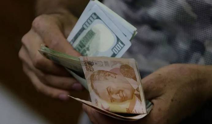 Döviz kurlarında yeni hafta rekorla başladı! Dolar 47 TL seviyesinde 4