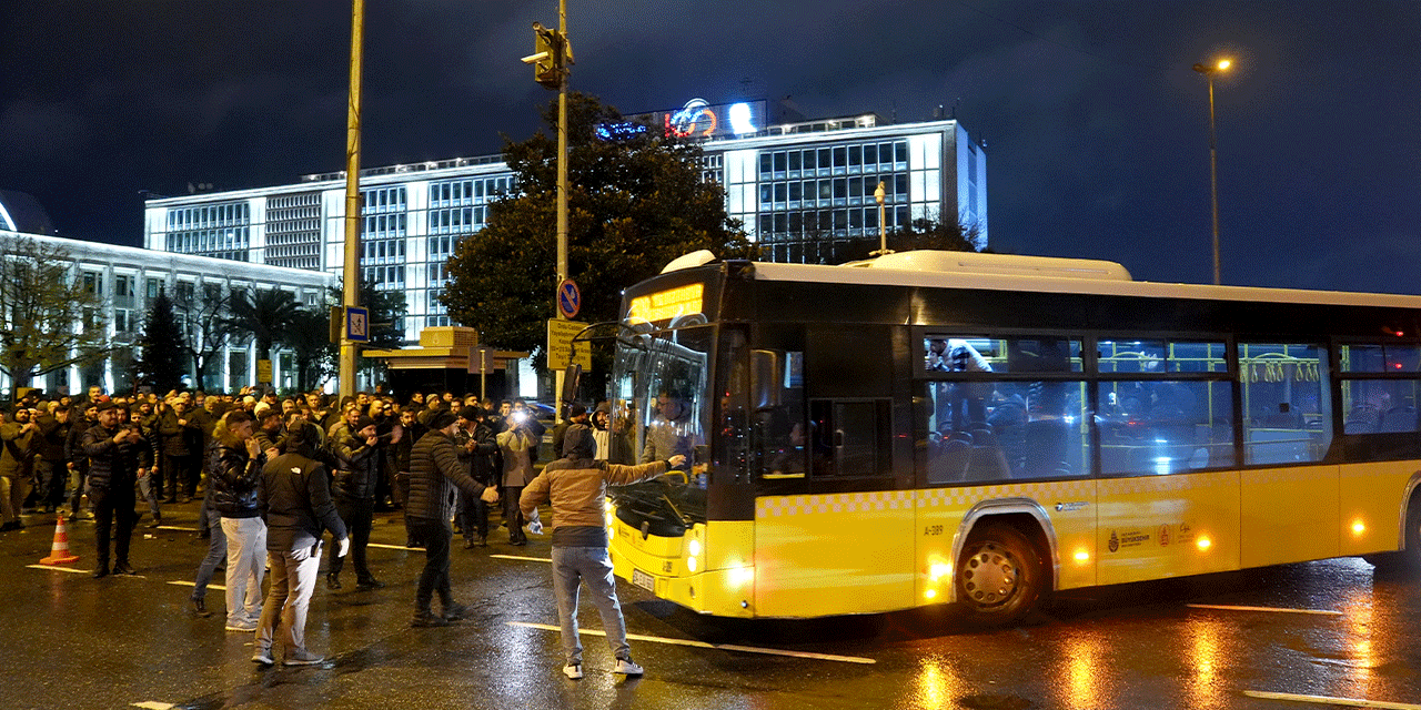 İstanbul'da özel halk otobüsü sahiplerinden eylem: Gerekirse kontak kapatırız