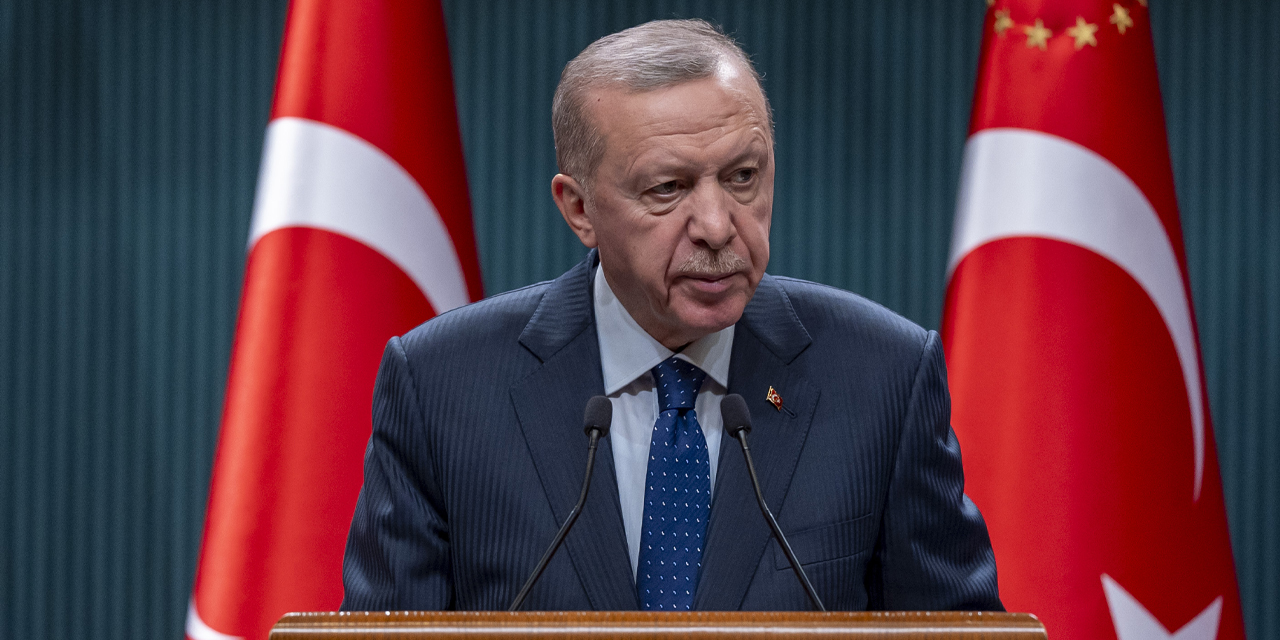 Cumhurbaşkanı Erdoğan: 2025 asgari ücreti ülkemize ve milletimize hayırlı olsun