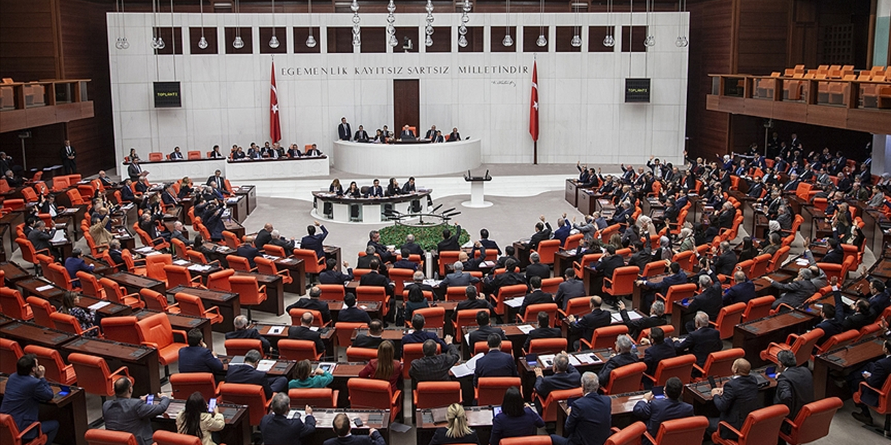 TBMM Genel Kurulu'nda Devlet Memurları Kanunu teklifi görüşüldü