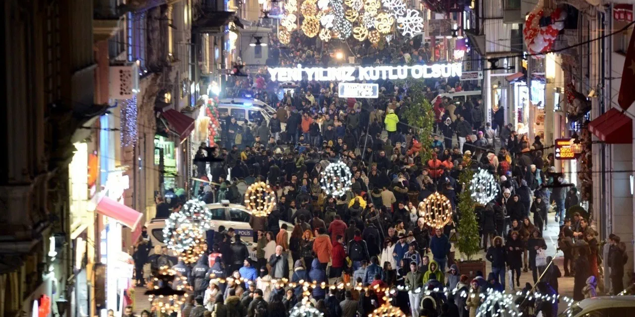 İstanbul'da yılbaşı hazırlığı: 55 bin polis görev yapacak