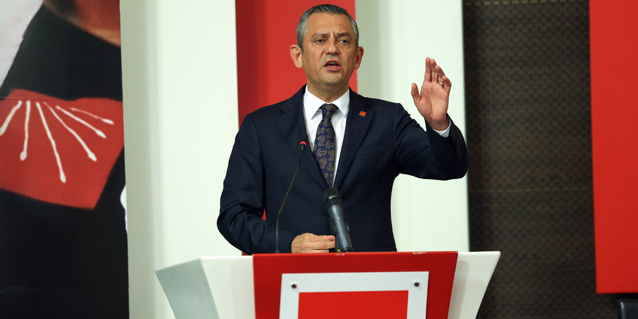 Özgür Özel'den yeni yıl mesajı: 2025 büyük mücadelelerin yılı olacak