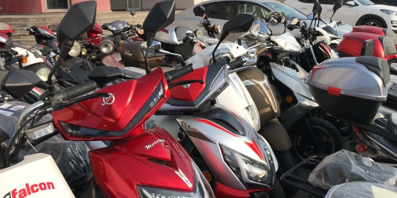 Elektrikli otomobillerden sonra motosikletler için de zorunlu oldu