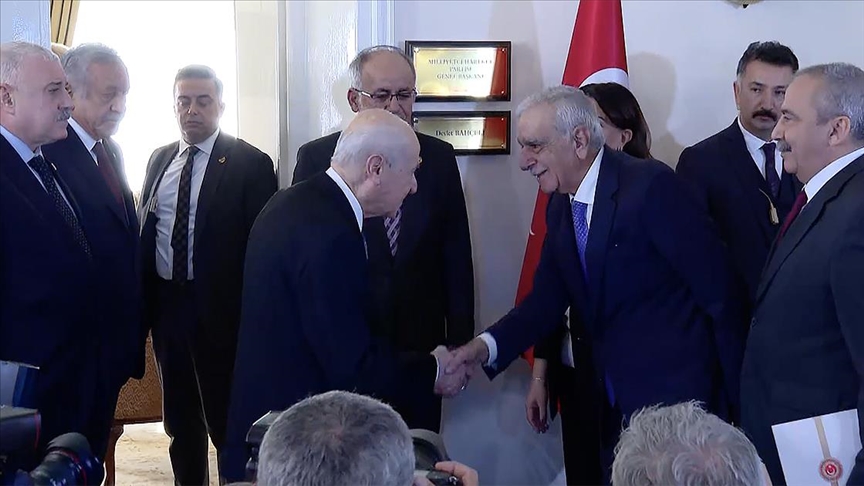 Meclis'te tarihi buluşma: Bahçeli ile DEM Parti görüşmesi 40 dakika sürdü