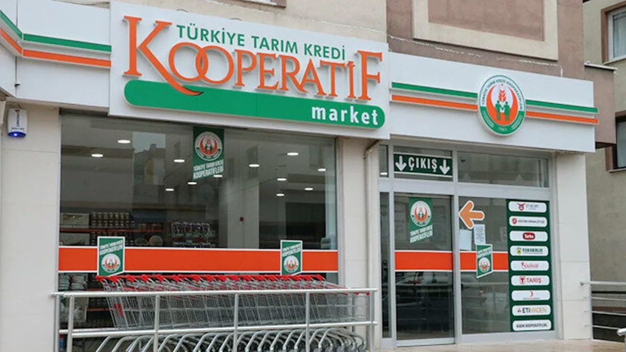 Tarım Kredi Kooperatifi Marketi’nde şaşkına çeviren görüntü! Sucuk alanlar hemen kontrol edecek