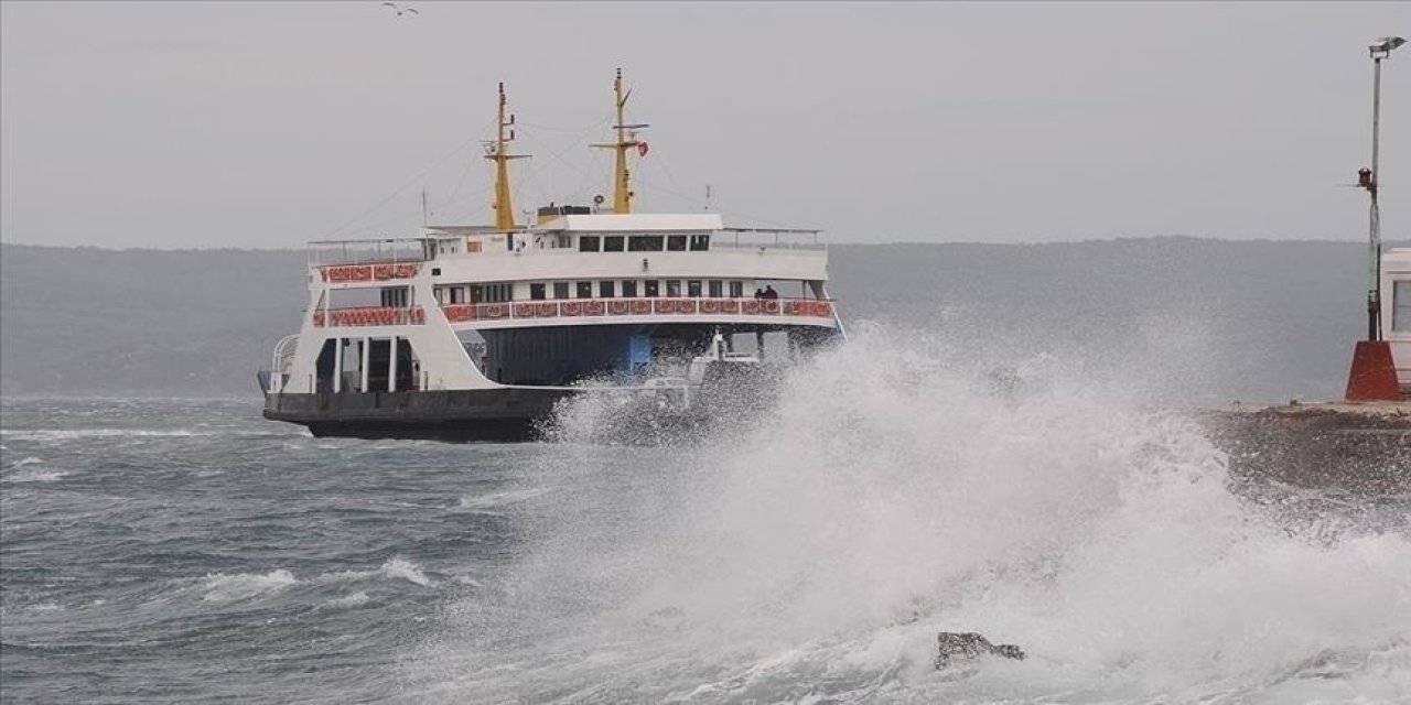 Çanakkale’de fırtına alarmı: Bazı feribot seferleri iptal edildi
