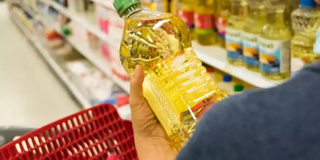 Ayçiçek yağı o markette çok ucuz! Aynı markayı diğer marketlerin yarı fiyatına satıyor: Litresi 49,95 TL oldu