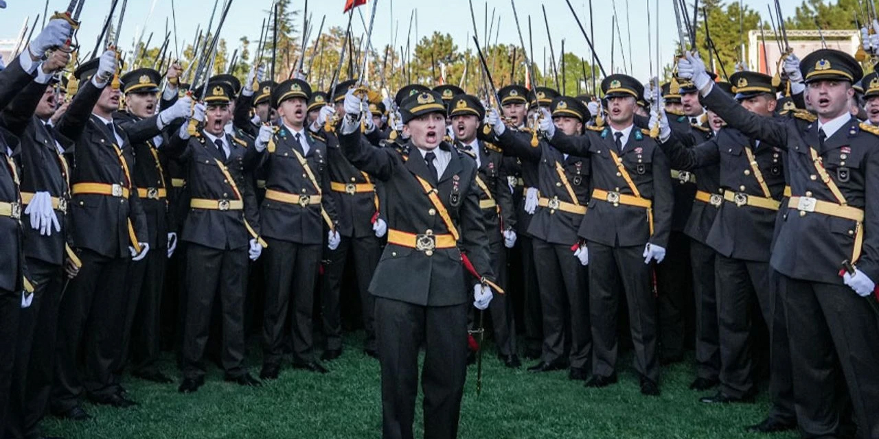 Kara Harp Okulu mezuniyet töreni soruşturmasında gelişme: Teğmenlerin yazılı savunmaları tamamlandı