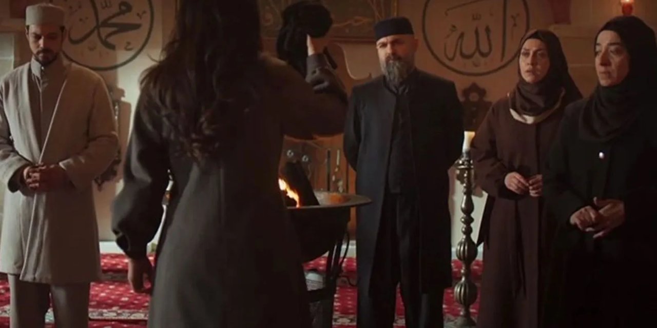 Kızıl Goncalar dizisindeki türban sahnesi tartışma yarattı! Yapım şirketinden açıklama geldi