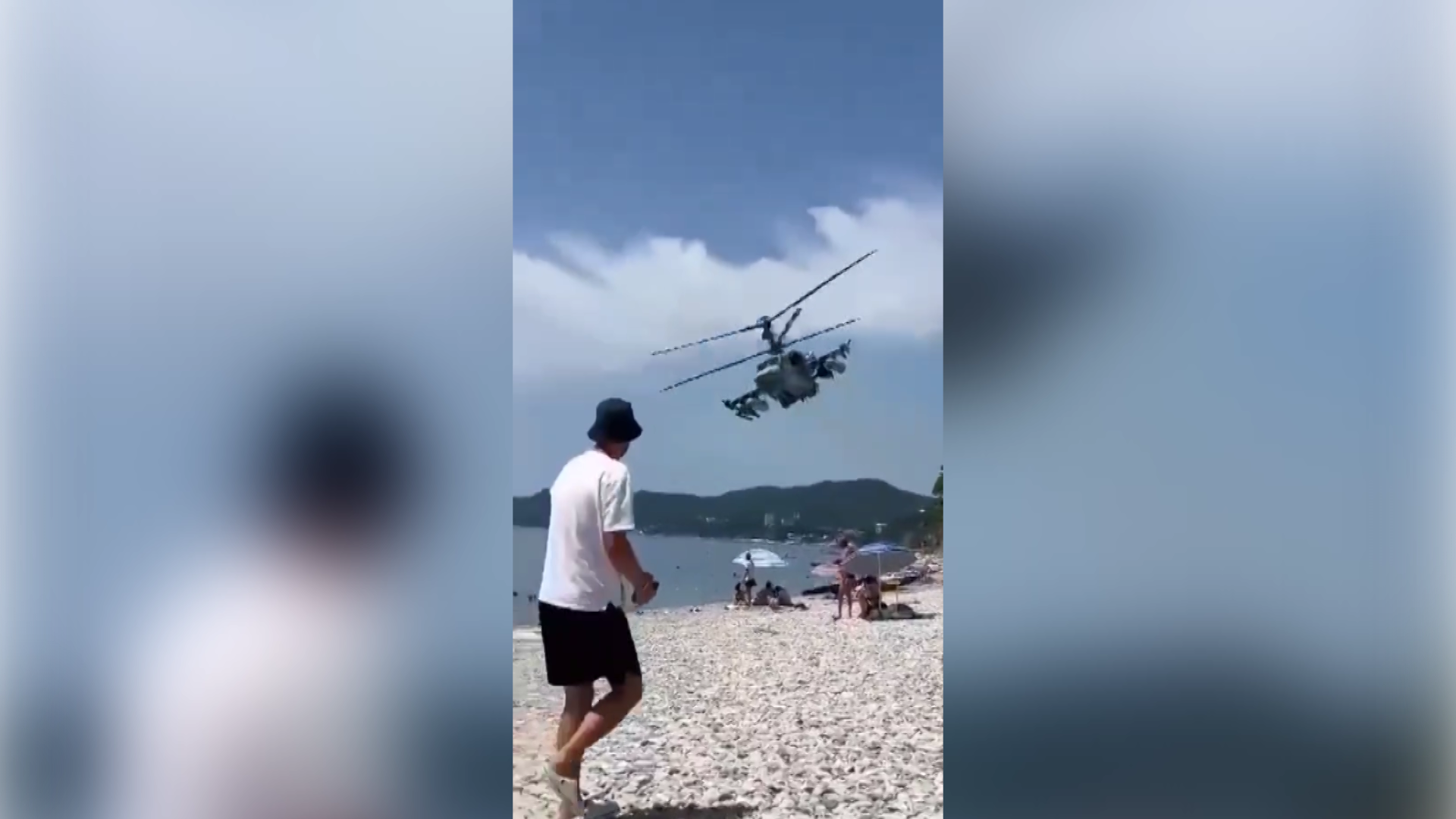 Karadeniz'de ilginç anlar: Savaş helikopteri tatilcilerin...