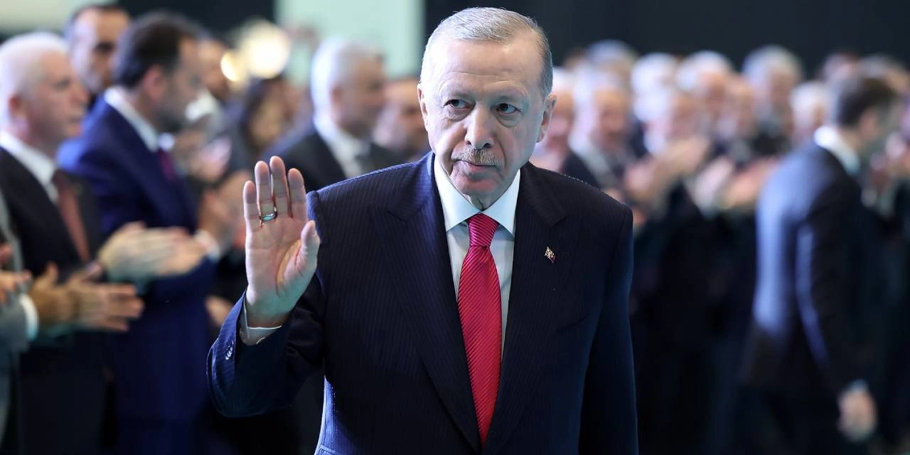 Yöneylem'den yeni yılın ilk anketi: Erdoğan'la muhalefet adayı arasında yüzde 10 fark var