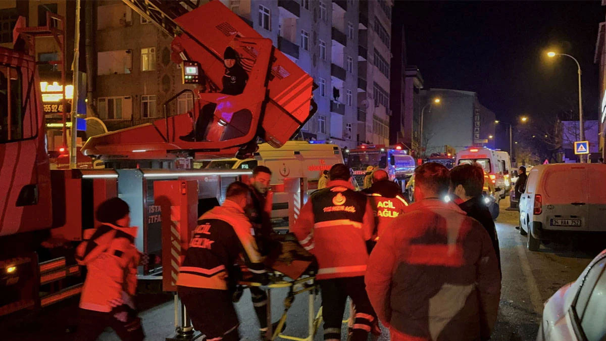 Ataşehir'de bir otelde yangın: 3'ü ağır 5 kişi yaralandı