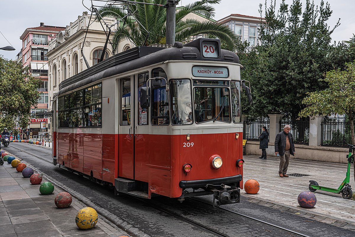 Kadıköy-Moda Tramvay Hattı'nda arıza: Seferler durduruldu