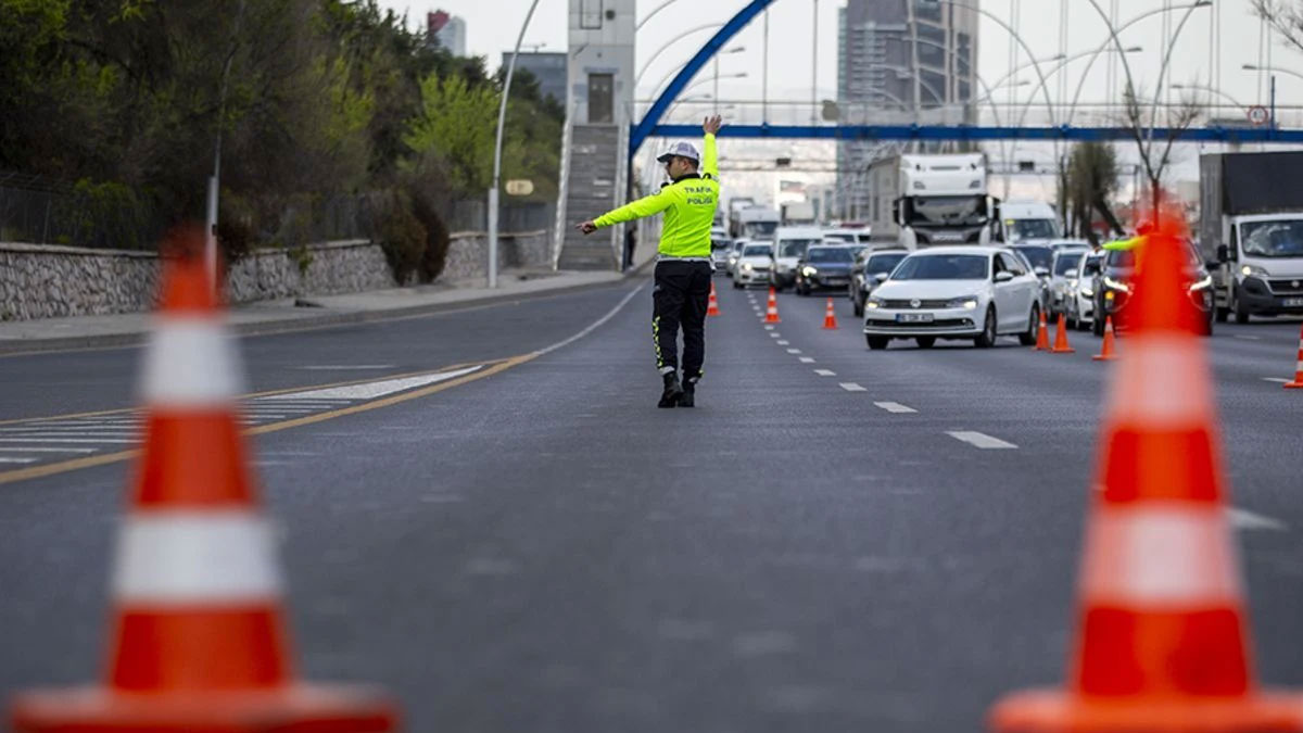 Ankara'da birçok yol trafiğe kapatıldı