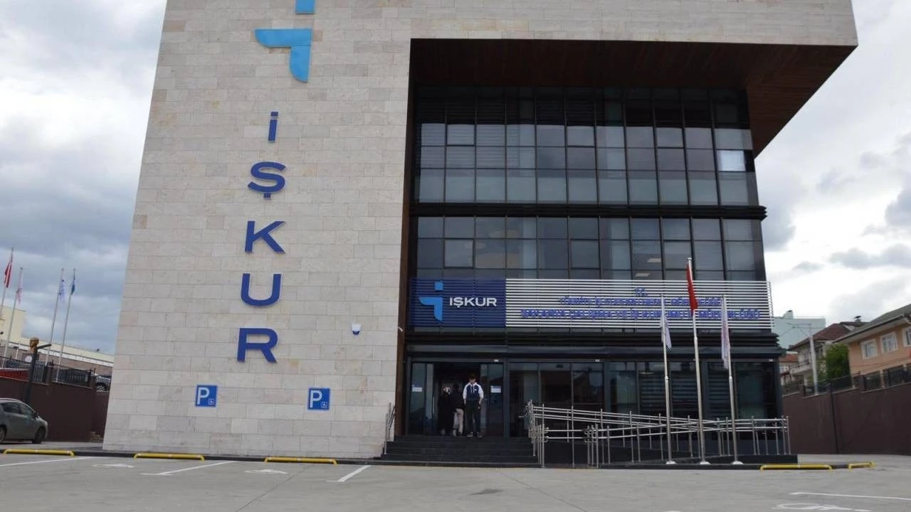 İŞKUR'dan gençlere dev destek! 220 bin TL'ye kadar kazanma şansı