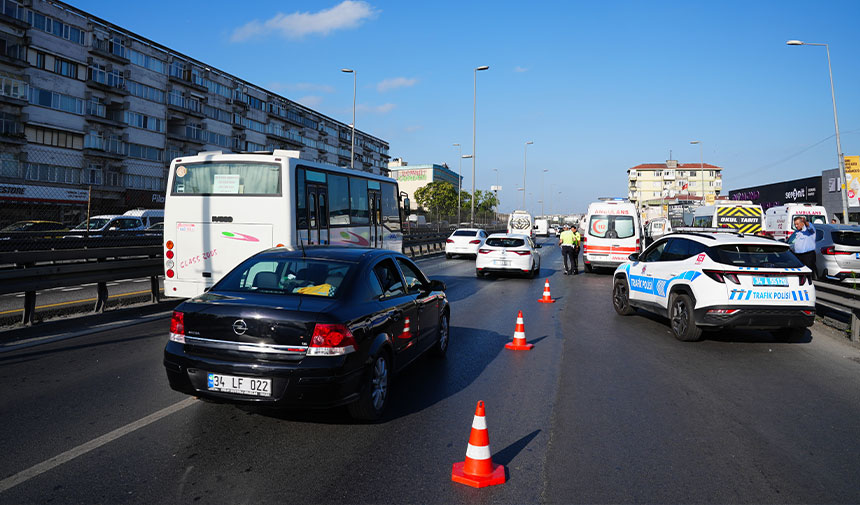 Küçükçekmece'de zincirleme kaza: 13 yaralı