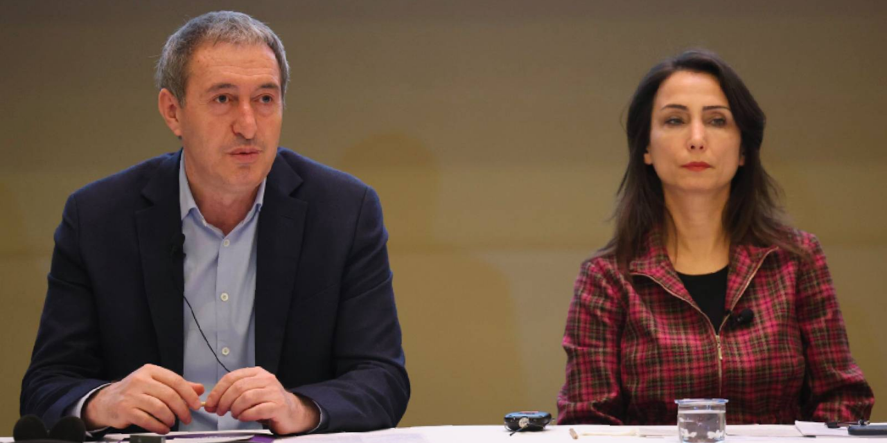 DEM Parti'den Siirt Belediyesi'ne kayyum atanmasına tepki: Siyasi hilekârlıkla barış ve demokrasi yan yana olmaz