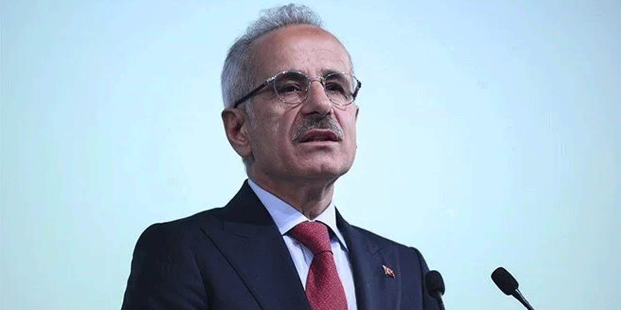 Bakan Uraloğlu açıkladı: 16 yaş altına sosyal medya sınırı mı geliyor?