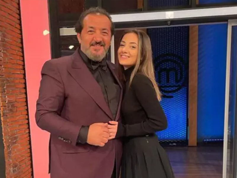 Herkes merak etmişti... MasterChef jürisi Mehmet Yalçınkaya'nın bahsettiği o dövme ortaya çıktı!