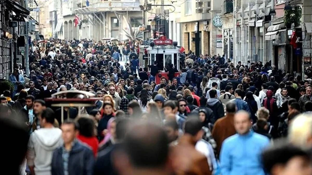 İstanbul’un nüfusu 131 ülkeden fazla