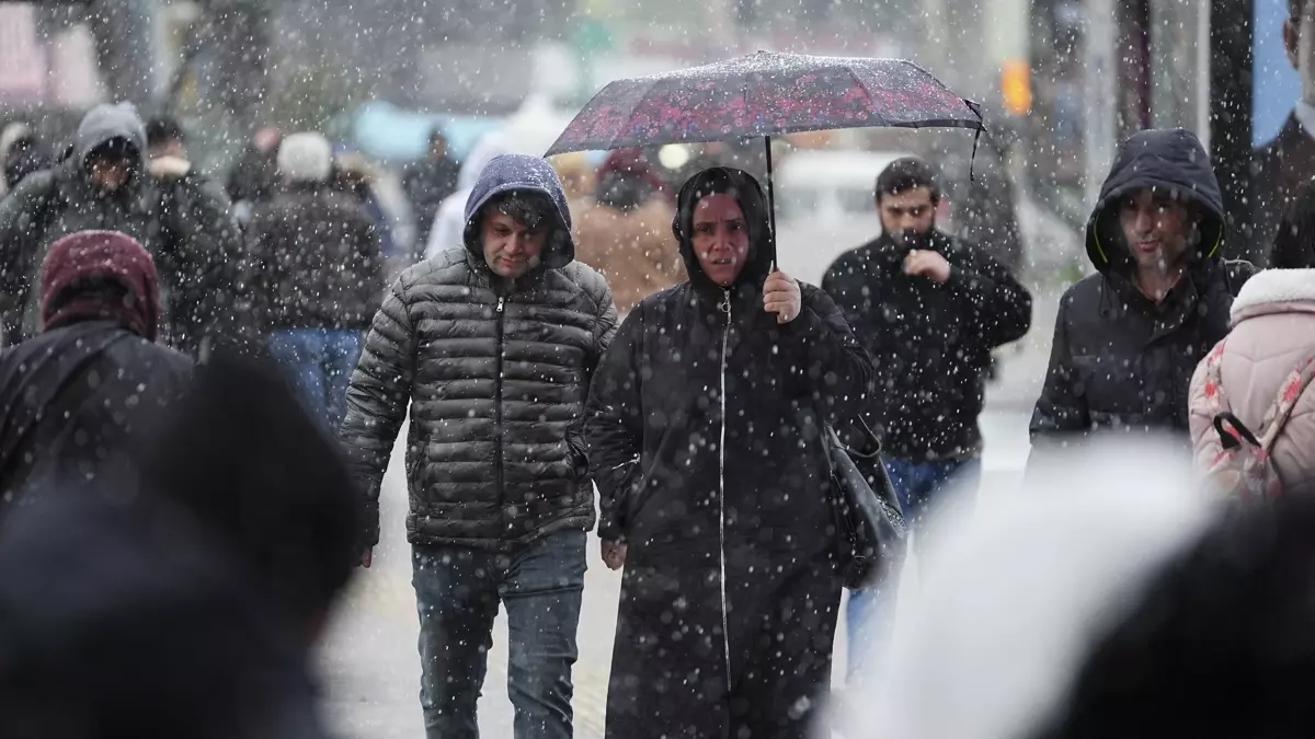 AKOM'dan flaş açıklama: İstanbul'da kar ne zamana kadar sürecek?