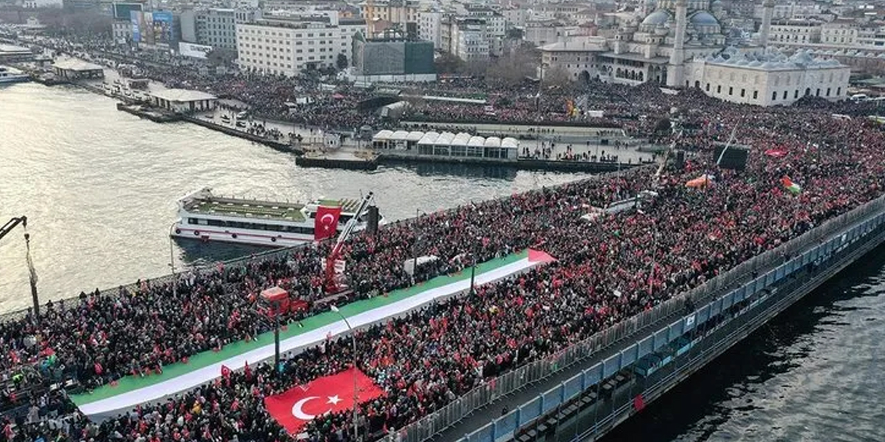 AK Parti’nin İstanbul'da miting yaptığı alanda, CHP’ye "Gösteri alanı değil" engeli