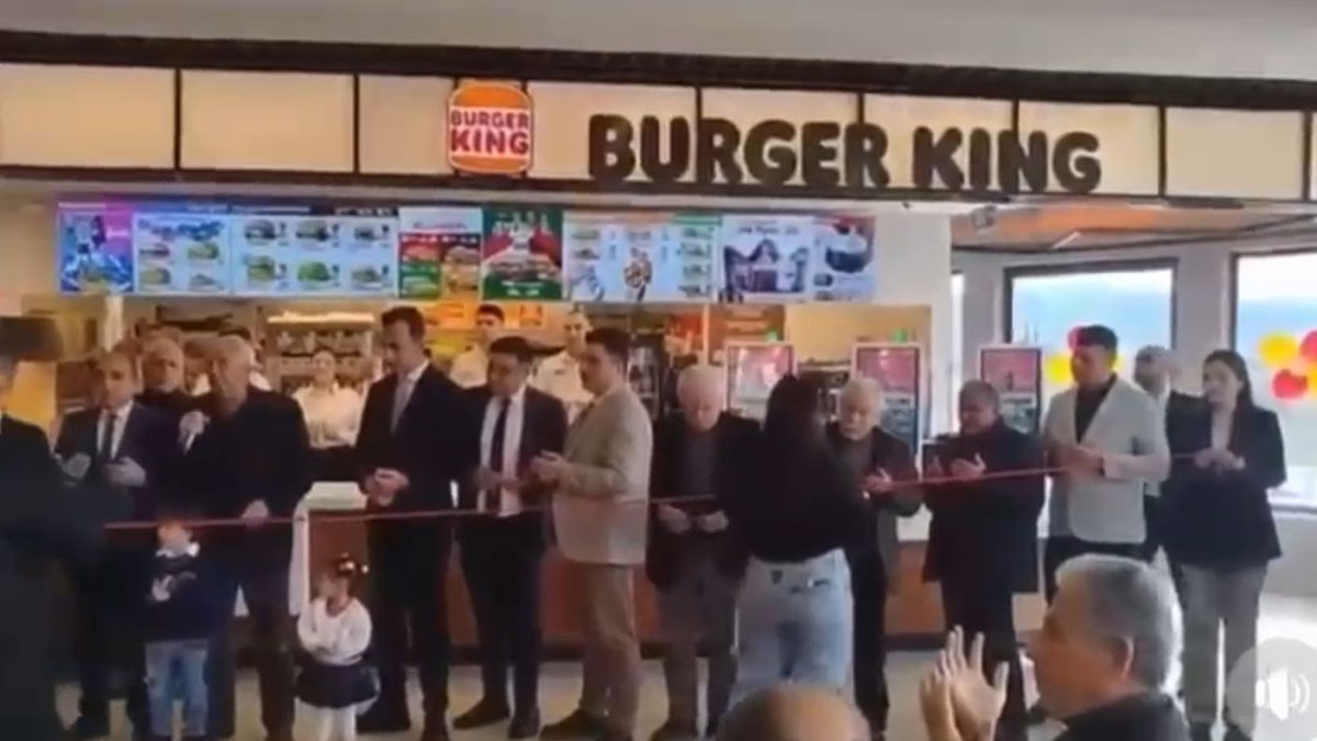 Ak Parti dualar eşliğinde Burger King açmaya devam ediyor: Boykot listesinde yer alıyordu