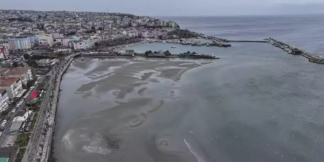 İstanbul'da korkutan manzara! Görenler tsunamiye yordu