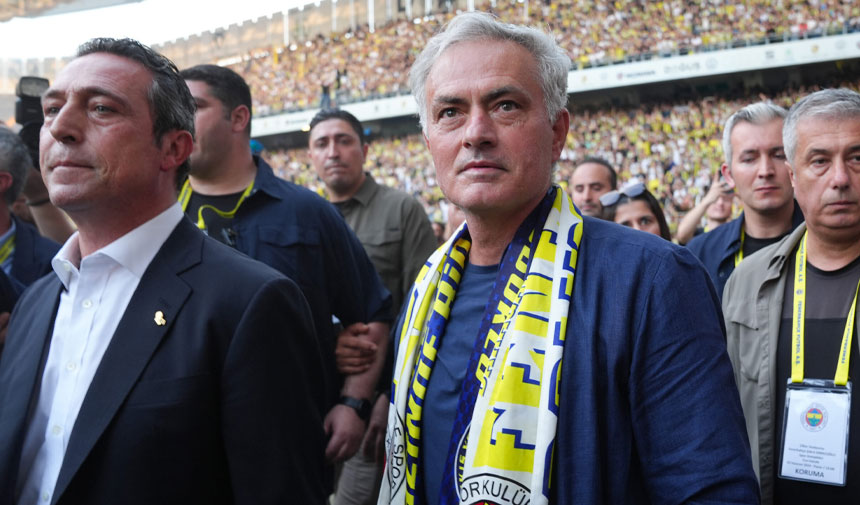 Fenerbahçe Mourinho'yu KAP'a bildirdi: Alacağı maaş belli oldu